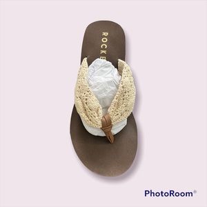 New in box Size 7 - Rocket Dog Platform Flip Flops